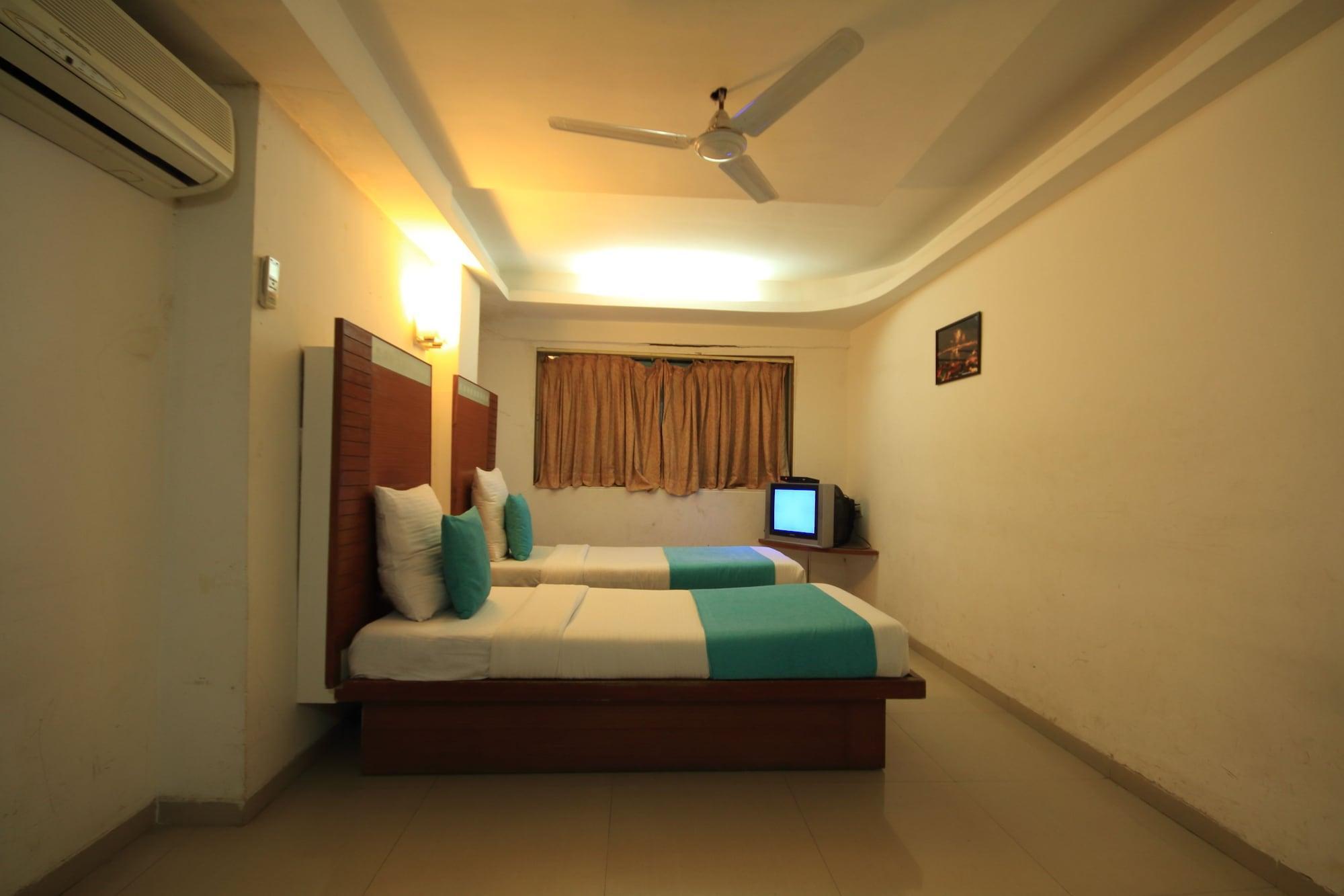 Fabhotel Kadamb Inn Ahmedabad Exterior foto